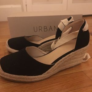 NWT Espadrilles Lace up Wedges Size 8